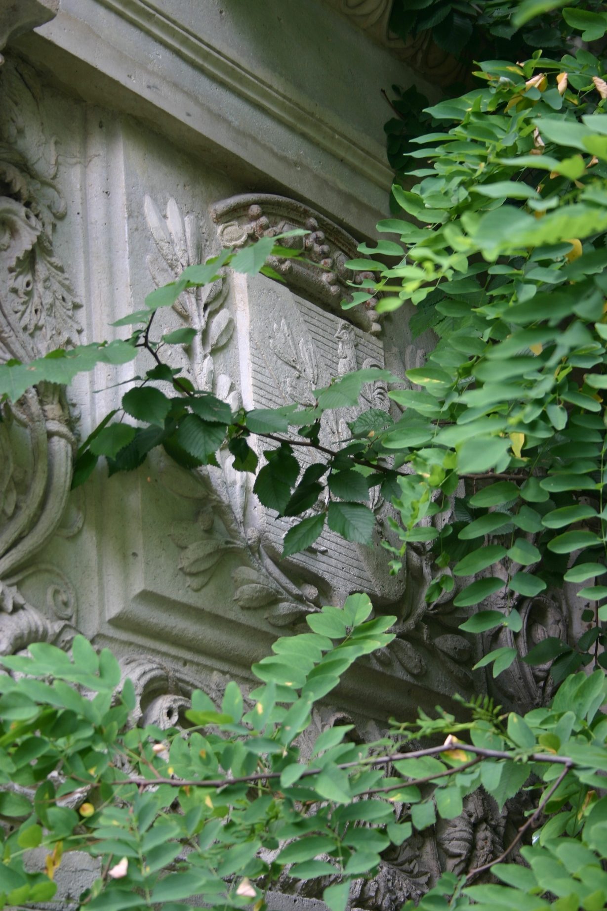 Guillaume Dupuytren's tomb, Pere Lachaise Cemetery, Paris (6).JPG